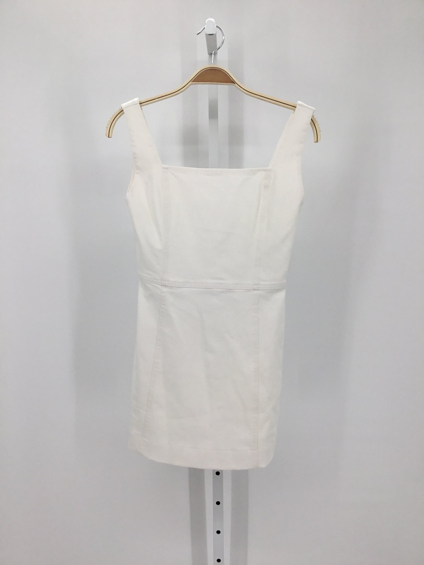 Alice & Olivia White Casual Dress