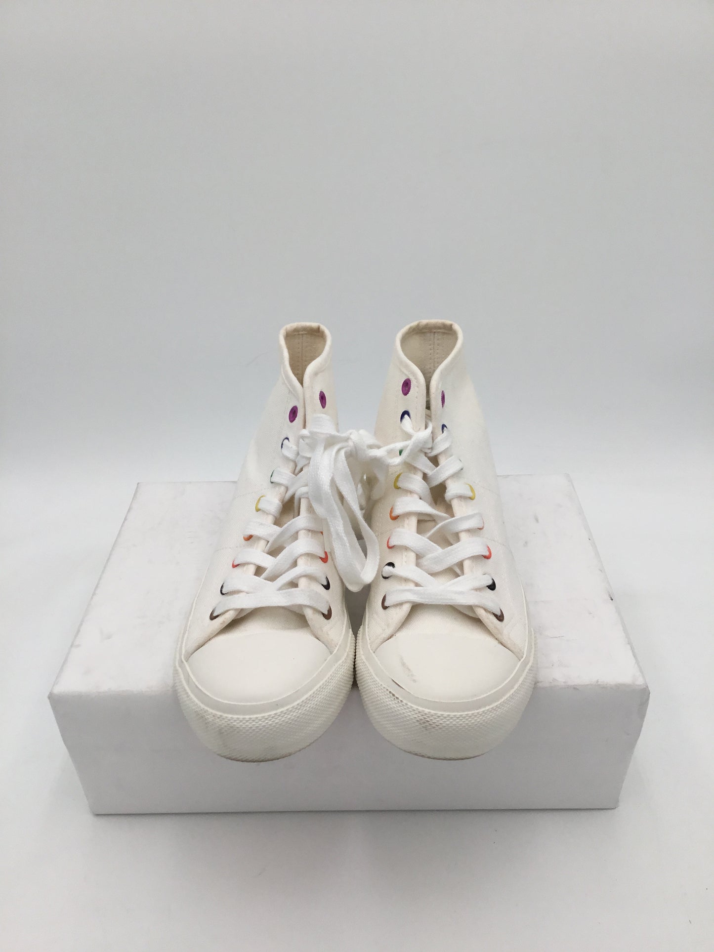 American Eagle Outfitters White Sneakers